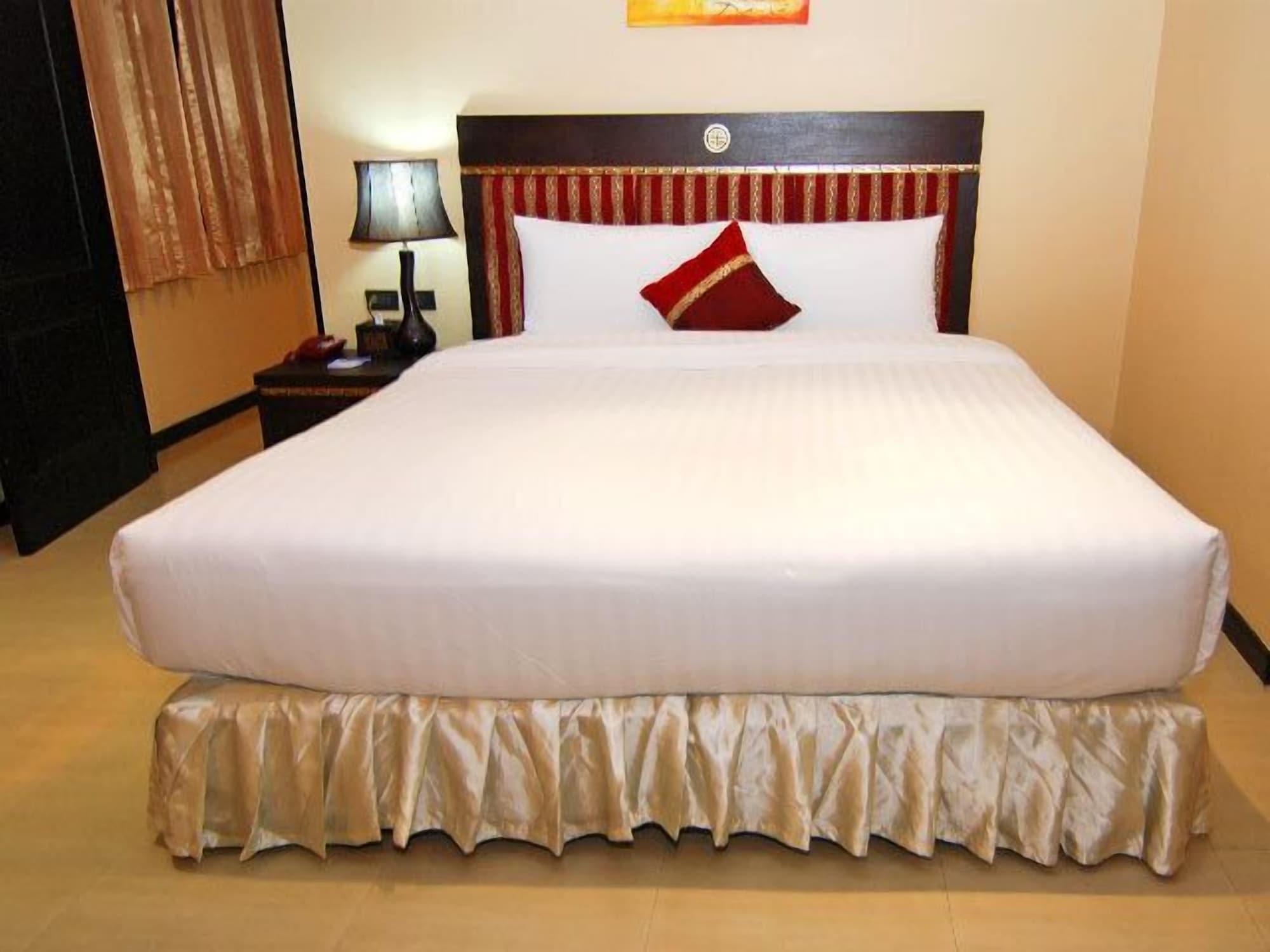 Lucky Palace Hotel Bangkok Kültér fotó