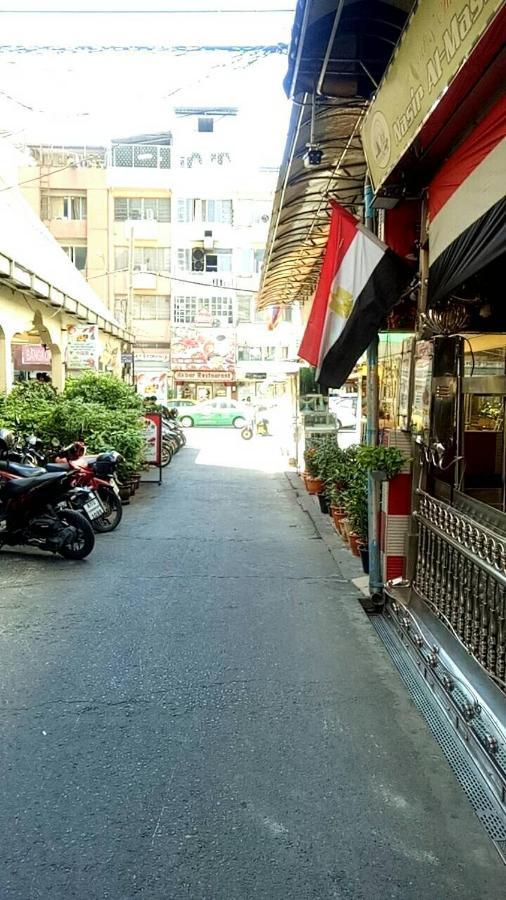 Lucky Palace Hotel Bangkok Kültér fotó